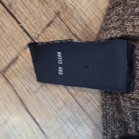 VALERIE by VALERIE STEVENS Brown Ribbed Extra Fine Merino Wool V-neck Sweater - Picture 5 of 7